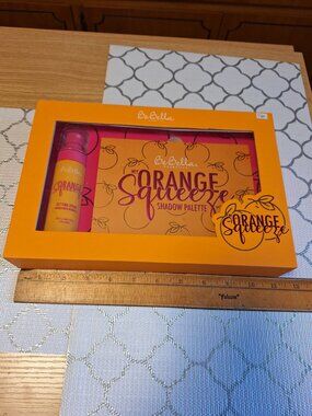 NIP BeBella Orange Squeeze 15 Shade Eyeshadow Palette w/Setting Spray Gift